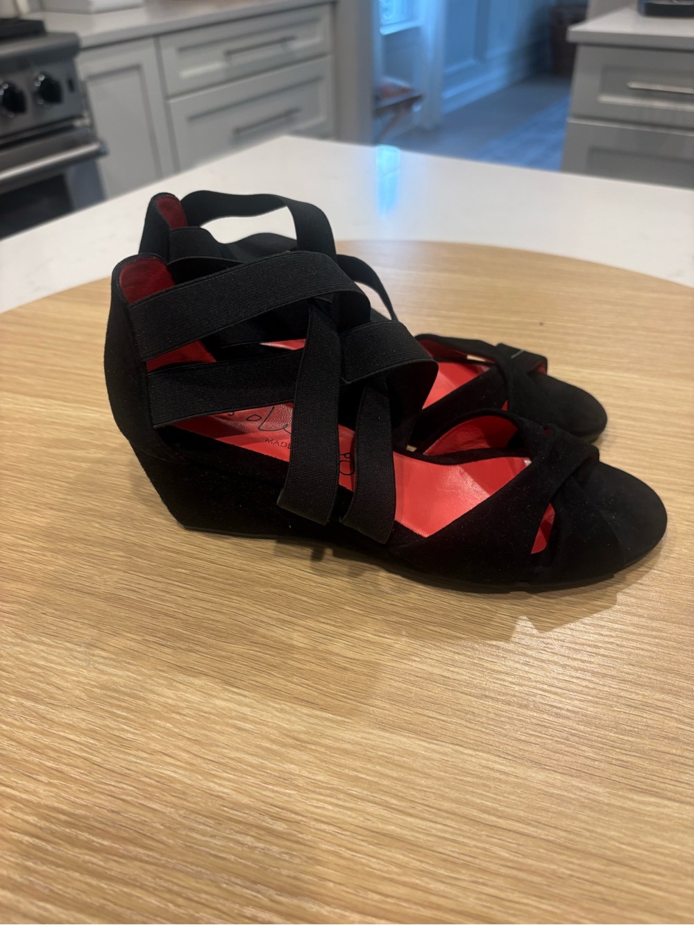 Pas de Rouge Black Suede Wedge Sandals